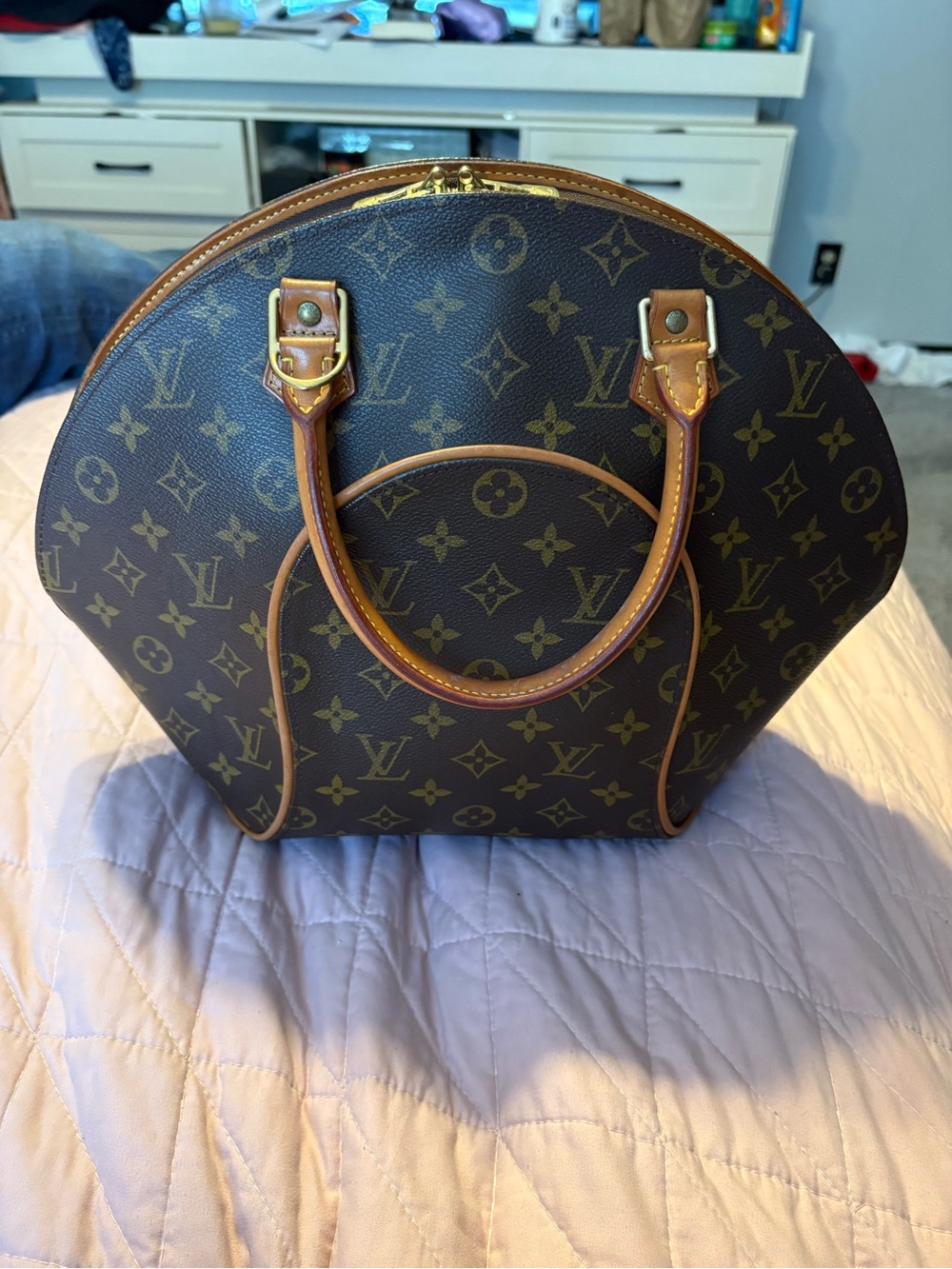 Louis Vuitton Ellipse MM Discontinued Vintage Classic Monogram Hand Bag WITH COA - Picture 2 of 16
